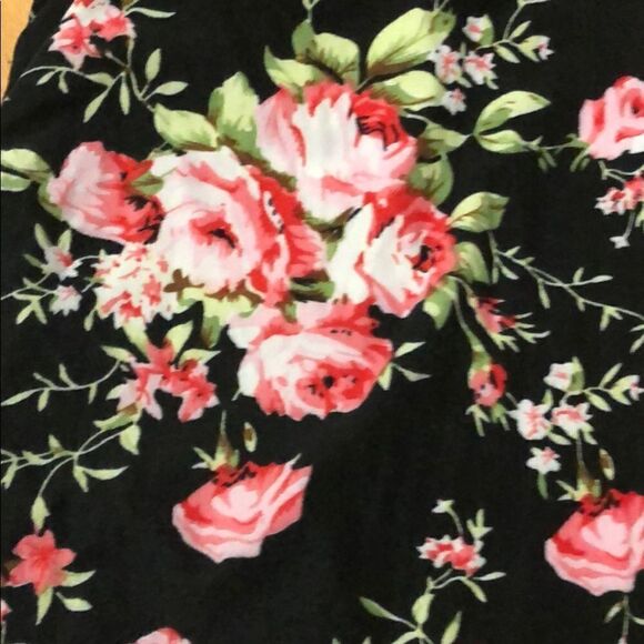 Floral Rose leggings 🌹  - Picture 2 of 4